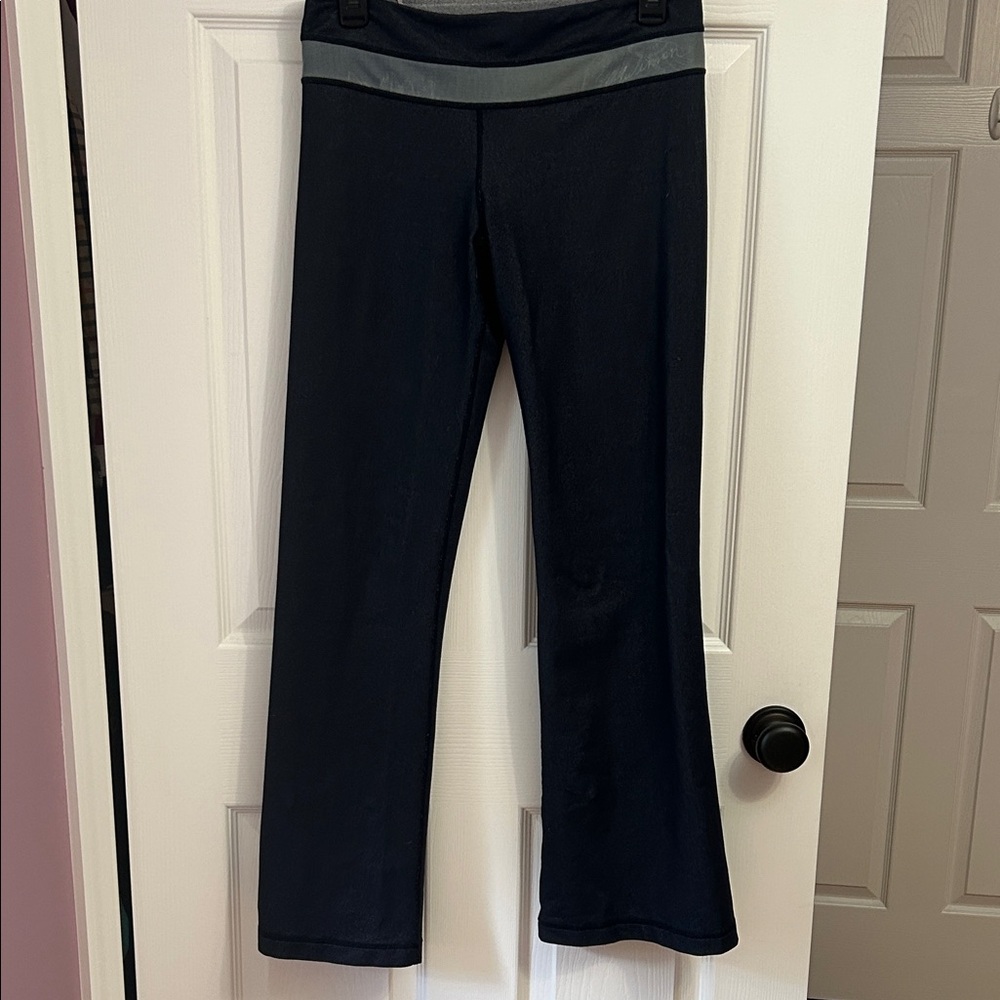 Lululemon Athletica Black Pants with Light Gray Stripe